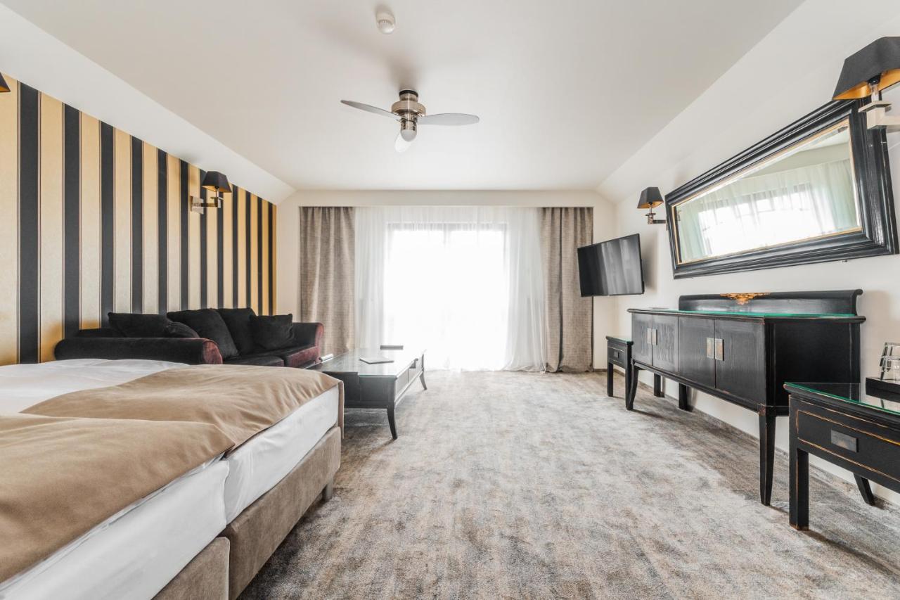 Hotel Kahlberg Крыница-Морска Экстерьер фото